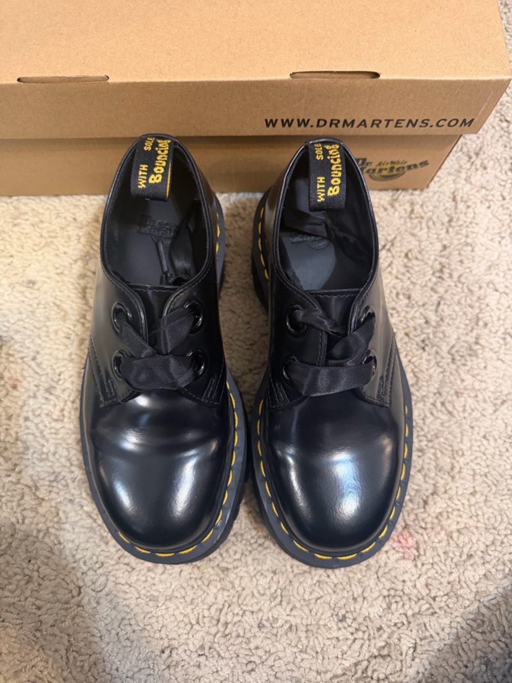 Dr. Martens Holly Women's Leather Platform Shoes Size 36 in Black - Picture 2 of 8